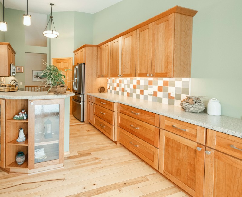 In this kitchen remodel in Madison, WI, our designers worked with the homeowner to build in details of the remodel around the feeling of being on the lake. 