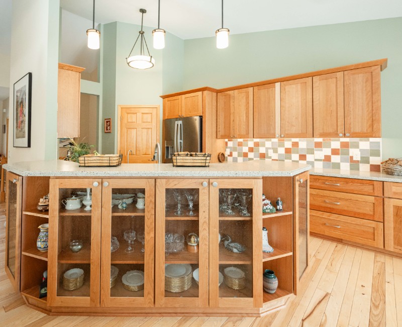 In this kitchen remodel in Madison, WI, our designers worked with the homeowner to build in details of the remodel around the feeling of being on the lake. 