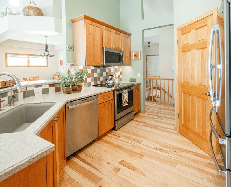 In this kitchen remodel in Madison, WI, our designers worked with the homeowner to build in details of the remodel around the feeling of being on the lake. 