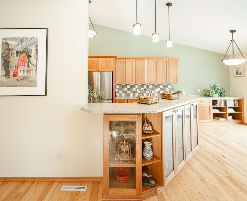In this kitchen remodel in Madison, WI, our designers worked with the homeowner to build in details of the remodel around the feeling of being on the lake. 