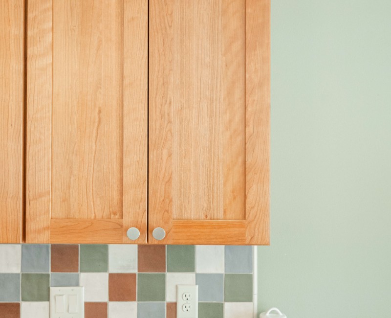 In this kitchen remodel in Madison, WI, our designers worked with the homeowner to build in details of the remodel around the feeling of being on the lake. 