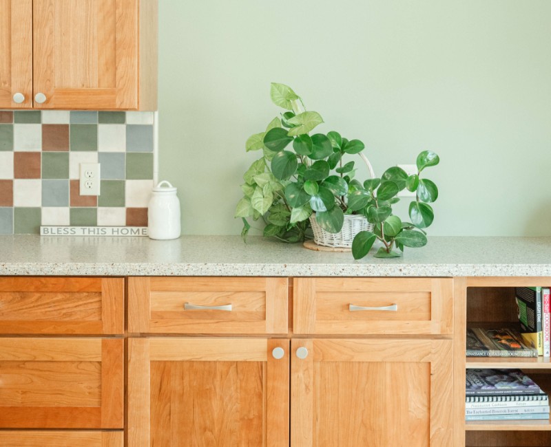 In this kitchen remodel in Madison, WI, our designers worked with the homeowner to build in details of the remodel around the feeling of being on the lake. 
