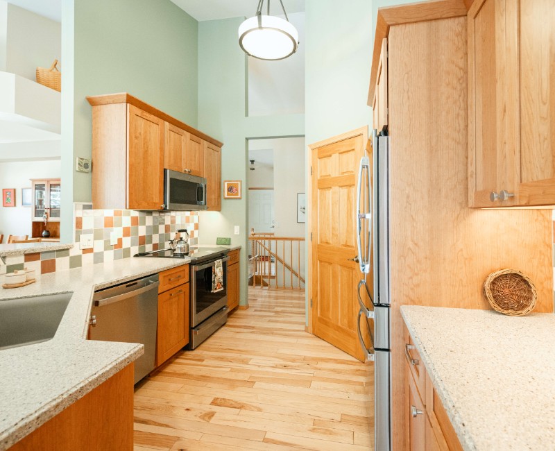 In this kitchen remodel in Madison, WI, our designers worked with the homeowner to build in details of the remodel around the feeling of being on the lake. 